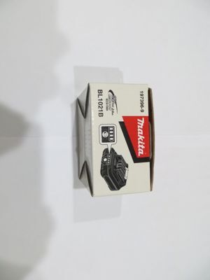 Máy khoan vặn vít dùng pin Makita DF031DZ