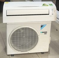Máy lạnh Daikin Inverter 1 HP FTKC25QVMV mới 95%