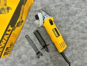Máy mài góc Dewalt DWE8200S