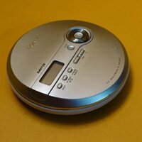 Máy nghe nhạc CD Sony Walkman D-NE240 cũ đẹp – hỗ trợ MP3, chống sốc G-Protection