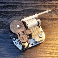 Máy Nhạc Dây Cót Có Trục Truyền Động Đa Hướng | Hộp Nhạc MANHAC008 | Quà Lưu Niệm | Vật Kỷ Niệm