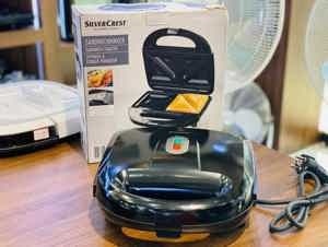 Máy nướng bánh mì Silivercrest SSWM 700 B1