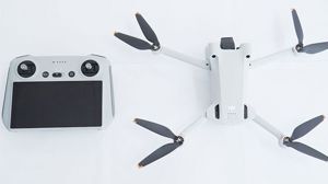 May quay phim flycam DJI Mini 3 Pro Smart Controller