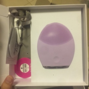 Máy rửa mặt Foreo Luna 2