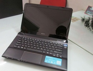 Laptop Sony Vaio SVE14136CV - Intel Core i5-3230M 2.6GHz, 4GB RAM, 500GB HDD, VGA AMD Radeon HD 7550M, 14 inch
