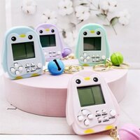 Máy trò chơi điện tử cầm tay mini Máy Trò chơi chim cánh cụt Nga Đồ chơi trẻ em Móc khóa Đồ chơi hoài cổ 2025.2.26