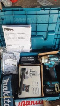 MÁY VẶN BULONG DÙNG PIN 18V 330 N.M MAKITA DTW300FJX4 2 PIN 18V 5.0AH BL1850 1, SẠC NHANH DC18RC - HÀNG CHÍNH HÃNG