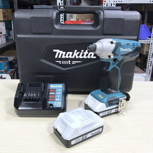 Máy vặn vít dùng pin 18V Makita M6901D001