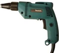 Máy vặn vít Makita 6821