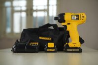 Máy vặn vít pin Dewalt DCF805C2