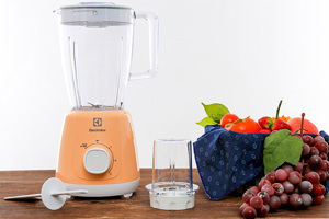 Máy xay sinh tố Electrolux EBR3526, 500W, 3 tốc độ 1.5 lít