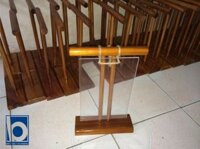 Menu nhà hàng chân gỗ, mặt mica chèn nội dung, thiết kế độc đáo