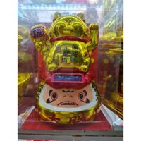 Mèo thần tài cưỡi Daruma nhựa