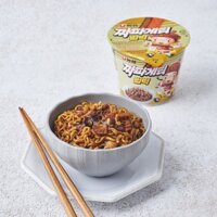 Mì trộn tương đen Chapagetti Bumbulk 70gr/cốc giấy - Nongshim - sản phẩm nội địa Hàn Quốc