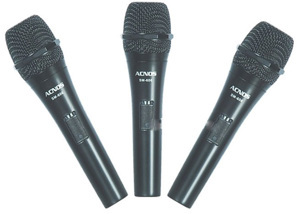 Micro karaoke có dây SM606