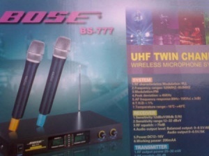 Micro karaoke không dây Bose BS-777