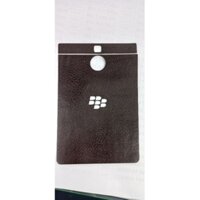 Miếng dán da lưng blackberry pasport silver