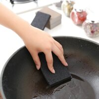Miếng lau chùi nhà bếp. Thiết kế hoàn hảo với kích thước bàn tay. Sản phẩm giúp việc vệ sinh trở nên thuận tiện và tiết kiệm thời gian. Cọ xoong nồi chảo... giúp bạn làm sạch những vết ố vết đen do cháy sử dụng lâu ngày.