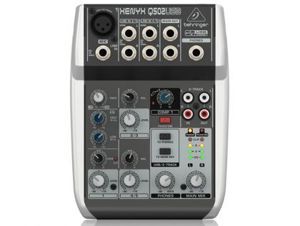 Mixer Behringer Xenyx Q502USB