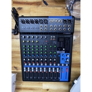 Mixer Yamaha MG12/4