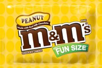 M&M's Peanut Chocolate, Classic Candy (23 lbs) Bulk of Fun Size Snacks in a Box. Perfect for a Party, Buffet, Pinata, Halloween or Valentine Da...