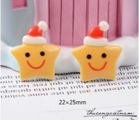 Mô hình 2D sao vàng đội nón đỏ 2.2x2.5cm