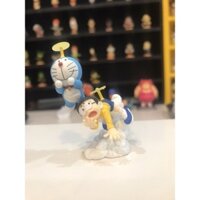 Mô hình Doremon - Doremon và Nobita bay chong chóng tre