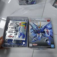 Mô Hình Lắp Ráp Gundam Bandai SD RISING FREEDOM - Hàng có sẵn giao ngay -Tặng kèm base