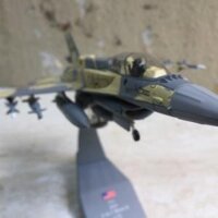 Mô hình Máy bay F16 EF A Rập tỷ lệ 1:72