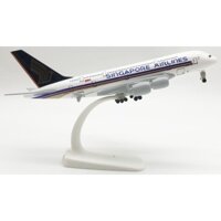 Mô hình máy bay Singapore A380 airlines 18cm có bánh xe(Mô hình máy bay+ đế trưng bày)