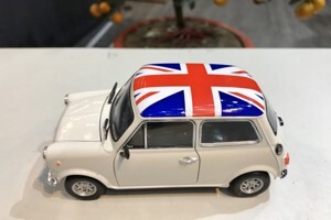 Mô hình Mini Cooper Police 1300 1:24