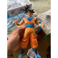 mô hình songoku cao gần 30cm