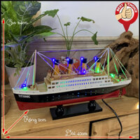 Mô hình tàu Titanic trang trí - Tàu Titanic mô hình gỗ trang trí nhà cửa - Đèn Led màu 220V- Thân tàu Dài 40cm