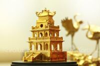 Mô hình Tháp Rùa mạ vàng