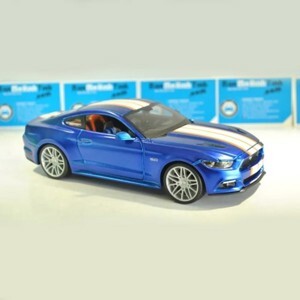 Mô hình xe Ford Mustang GT 2015 tỉ lệ 1/24 Maisto