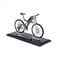 Mô hình xe đạp BMW Q6 SXTR 1:10 Welly