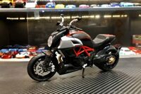 Mô hình xe Ducati Diavel Carbon 1:12 Hãng khác