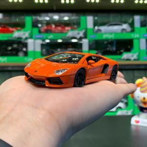 Mô hình xe Lamborghini Aventador LP700-4 1:36 Welly