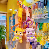 Móc chìa khóa rồng hoạt hình năm rồng nữ dây treo điện thoại dễ thương Dây đeo tay búp bê hình rồng dâu nhựa