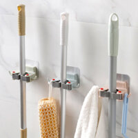 Móc dán tường siêu dính, móc dán tường treo đồ nặng, nồi niêu, xong chảo, móc treo đồ đa năng - Mẫu 7 Móc kẹp cây lau nhà có 2 móc bên cạnh