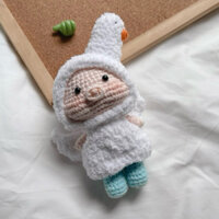 Móc khoá bé heo mặc đồ con vịt bằng len handmade