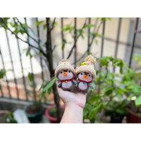 Móc khoá chim cánh cụt đội mũ