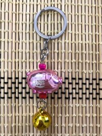 Móc khóa hình con heo và chuông