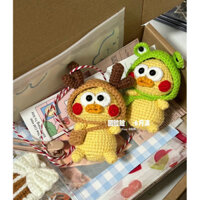 móc khoá len bé gà đội mũ cosplay đeo túi | sản phẩm thủ công |