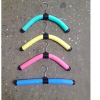 Móc Trẻ Em , 20 Chiếc Vai To và 20 Dây Lạt Nhựa và 20 chiếc móc xốp