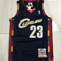 mới NBA Cleveland Cavaliers # 23 Áo bóng rổ retro thêu đầy đủ độ dày LeBron James màu đen