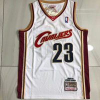 mới NBA Cleveland Cavaliers # 23 Áo bóng rổ retro thêu đầy đủ độ dày LeBron James màu trắng