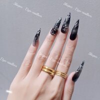 Móng tay giả màu đen viền bạc cá tính