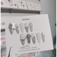 móng tay giả thiết kế sơn mắt mèo kim cương bạc