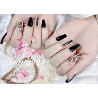 Móng tay giả thiết kế